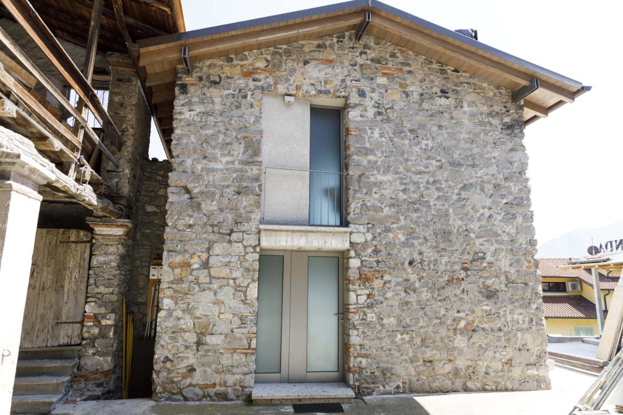 Hotel Miranda Riva di Solto Exterior photo