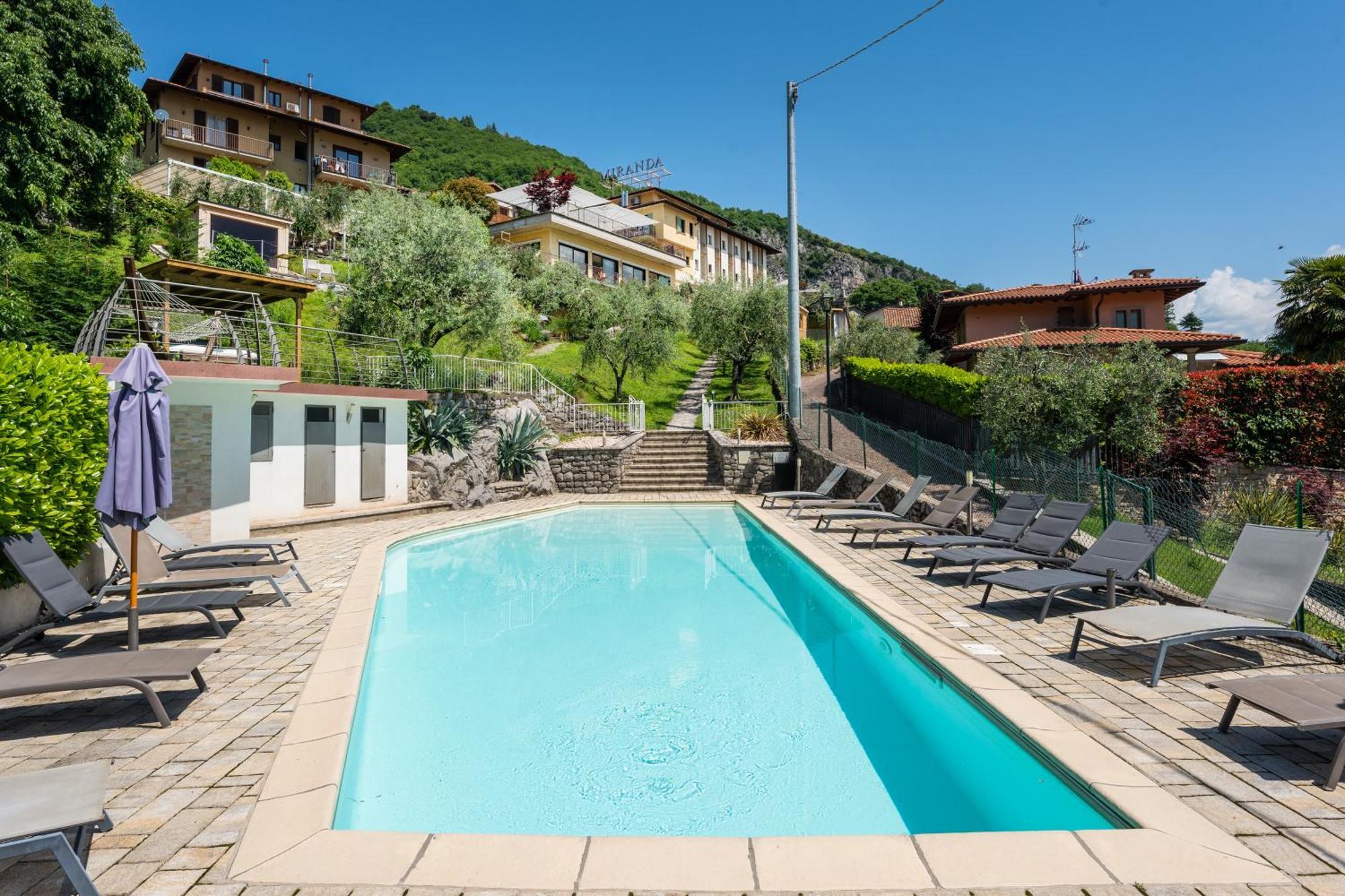 Hotel Miranda Riva di Solto Exterior photo